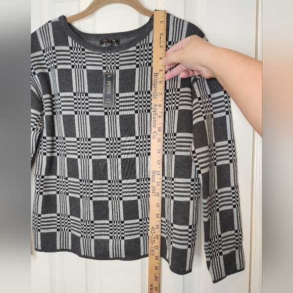 Lety & Me Black and Gray Sweater Size XSP - Picture 3 of 10